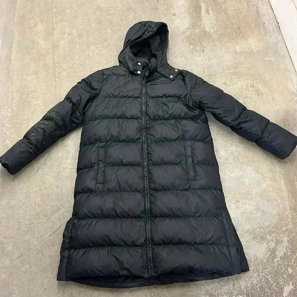 Old navy knee lenght puffer coat - Picture 3 of 9